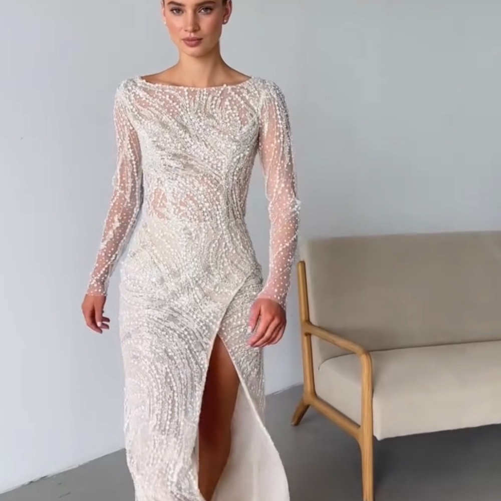 ✨ Milla by Lorenzo Rossi “Escada” Gown – A Glittering Masterpiece of Modern Glam - Picture 14 of 15